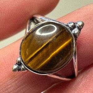 Gorgeous Tigers Eye Ring set in 925-silver. New!